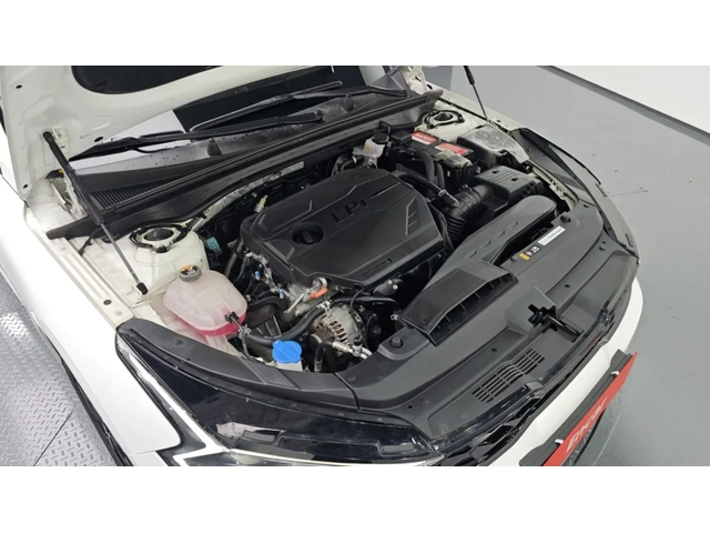 Kia K5 2.0 LPG ТЕЧНА ФАЗА ! - автомобили, коли, обяви за нови и употребявани 4