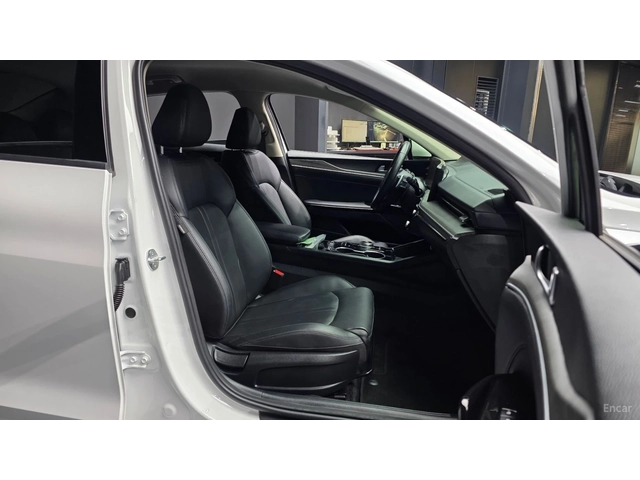 Kia K5 1.6 Turbo Noblesse* КОЖА* ОБДУХВ* НАВИ - автомобили, коли, обяви за нови и употребявани 8