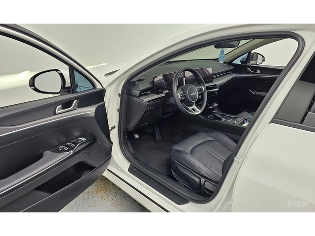 Kia K5 2.0* LPI* ПОДГРЕВ* ОБДУХВАНЕ* КАМЕРА* LANE* ASSIST - автомобили, коли, обяви за нови и употребявани 5