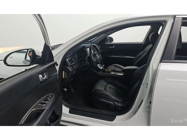 Kia K5 2.0* LPI* LUXURY* ПОДГРЕВ* КАМЕРА* - автомобили, коли, обяви за нови и употребявани 4