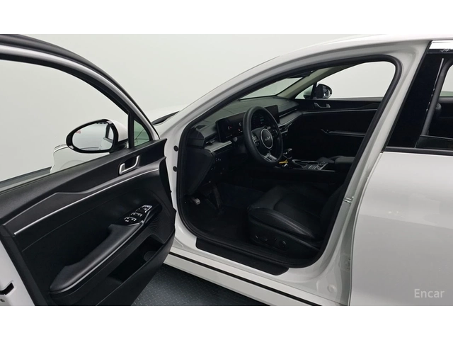 Kia K5 2.0* LPI* PRESTIGE* ПОДГРЕВ* КАМЕРА* LANE* ASSIST* - автомобили, коли, обяви за нови и употребявани 4