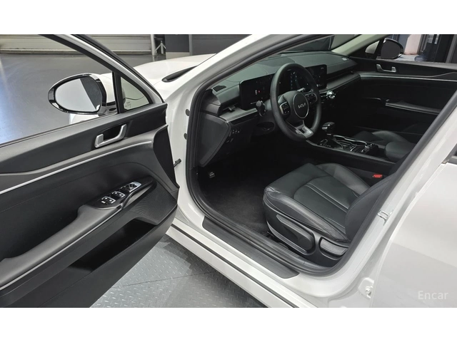 Kia K5 2.0* LPI* ПОДГРЕВ* КАМЕРА* КЕЙЛЕС* LANE* ASSIST* - автомобили, коли, обяви за нови и употребявани 4