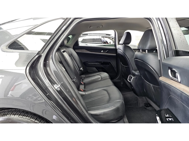 Kia K5 - автомобили, коли, обяви за нови и употребявани 14