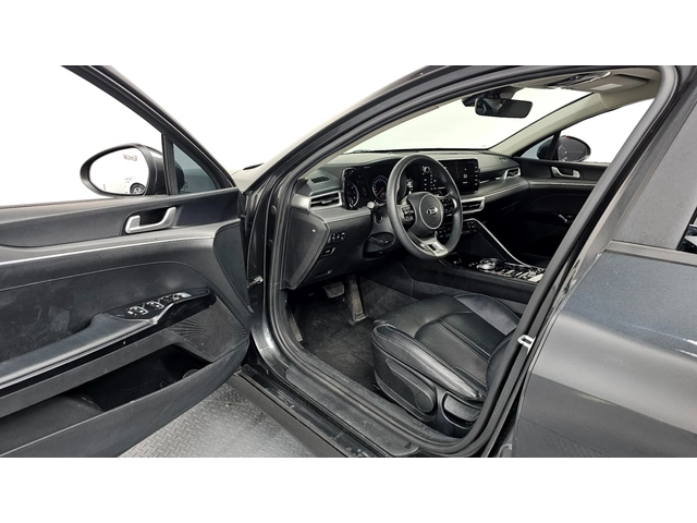 Kia K5 - автомобили, коли, обяви за нови и употребявани 4