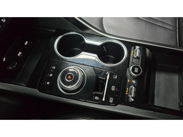 Kia K5 Trendy - автомобили, коли, обяви за нови и употребявани 10
