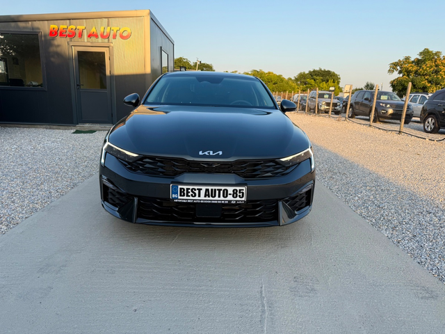 KIA K5 - автомобили, коли, обяви за нови и употребявани 1