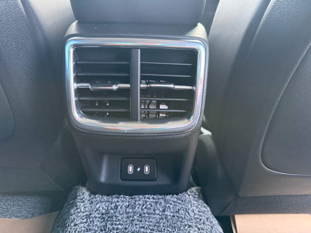 KIA K5 - автомобили, коли, обяви за нови и употребявани 23