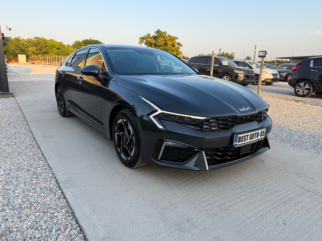 KIA K5 - автомобили, коли, обяви за нови и употребявани 2