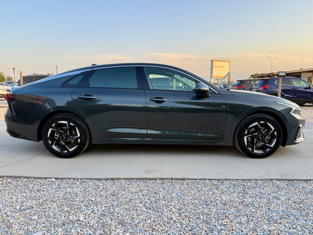 KIA K5 - автомобили, коли, обяви за нови и употребявани 3