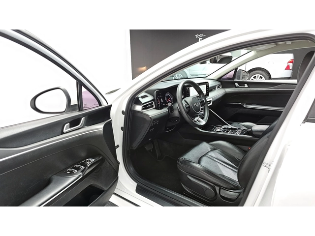 Kia K5 2.0 Trendy - автомобили, коли, обяви за нови и употребявани 9