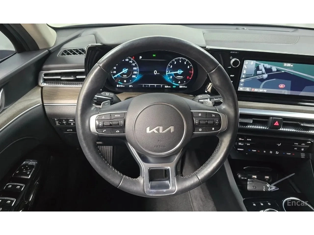 Kia K5 - автомобили, коли, обяви за нови и употребявани 9