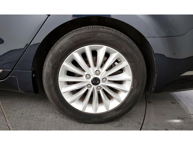 Kia K7 3.0 LPI Luxury - автомобили, коли, обяви за нови и употребявани 4