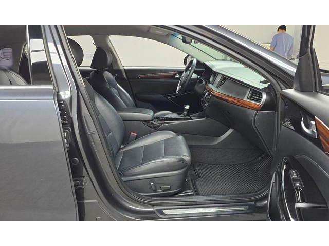 Kia K7 3.0 LPI Luxury - автомобили, коли, обяви за нови и употребявани 9