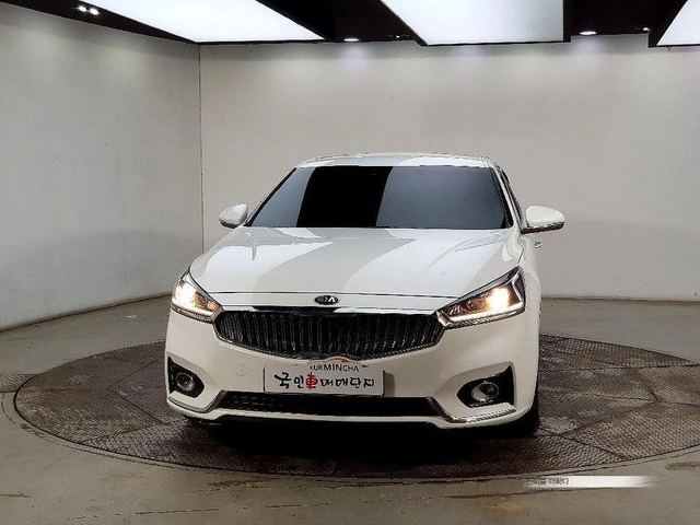 Kia K7 3.0 LPG Deluxe - автомобили, коли, обяви за нови и употребявани 1