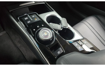 Kia K8 3.5 LPG 2WD Trendy - автомобили, коли, обяви за нови и употребявани 8