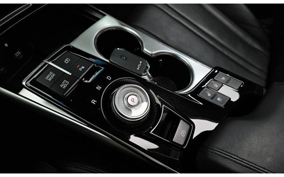 Kia K8 3.5 LPG 2WD Trendy - автомобили, коли, обяви за нови и употребявани 8