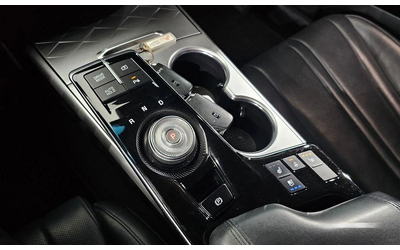 Kia K8 3.5 LPG 2WD Trendy - автомобили, коли, обяви за нови и употребявани 8