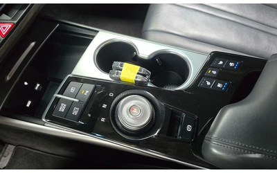 Kia K8 3.5 LPG 2WD Prestige - автомобили, коли, обяви за нови и употребявани 8