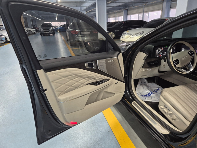 KIA K8 - автомобили, коли, обяви за нови и употребявани 11