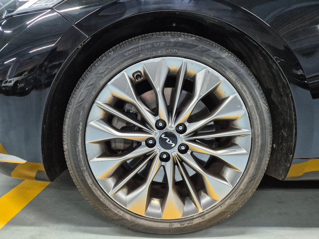 KIA K8 - автомобили, коли, обяви за нови и употребявани 5