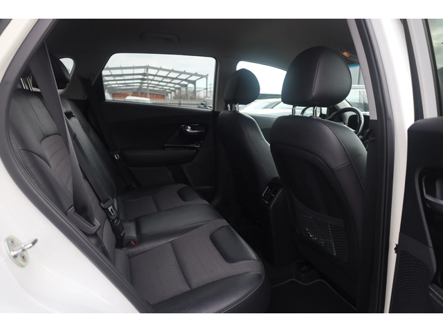 Kia Niro Niro - автомобили, коли, обяви за нови и употребявани 8