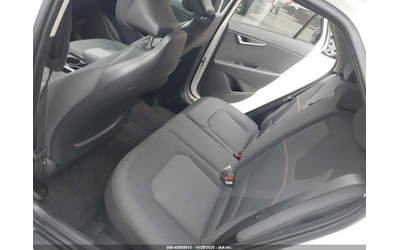 Kia Niro LX - автомобили, коли, обяви за нови и употребявани 12