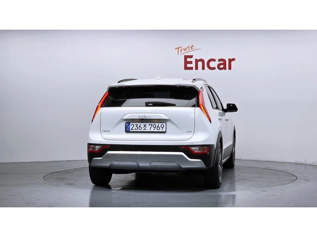Kia Niro 1.6 Hybrid Trendy | LED | Камера | Подгрев - автомобили, коли, обяви за нови и употребявани 3