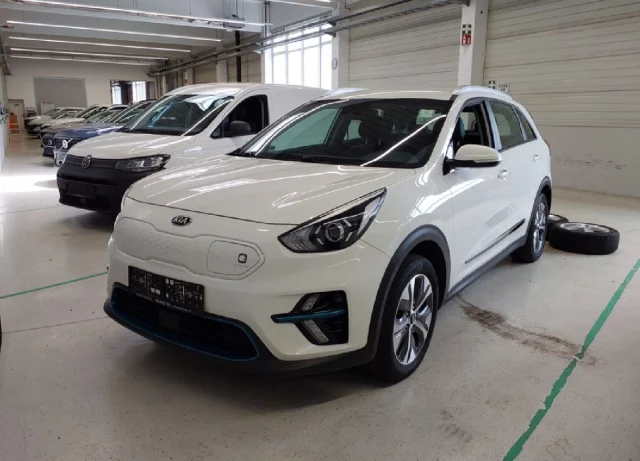 Kia Niro e-Niro 67 kWh (204 кс) - автомобили, коли, обяви за нови и употребявани 0