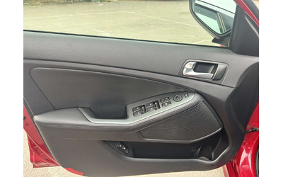 Kia Optima - автомобили, коли, обяви за нови и употребявани 12