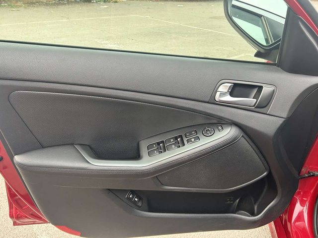 Kia Optima - автомобили, коли, обяви за нови и употребявани 12