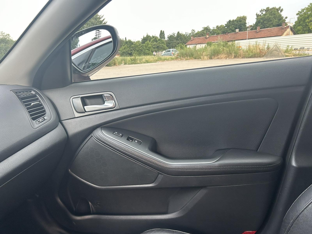 Kia Optima - автомобили, коли, обяви за нови и употребявани 13