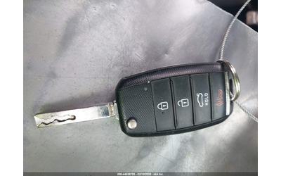 Kia Optima 2.4L I-4 DI, DOHC, VVT, 185HP Front Wheel Drive - автомобили, коли, обяви за нови и употребявани 10