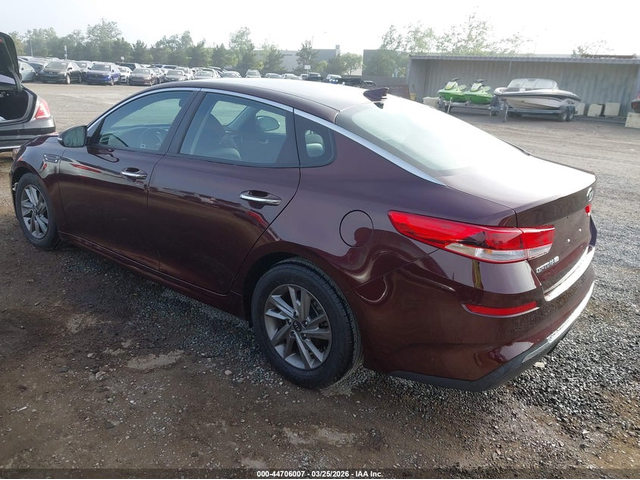 Kia Optima 2.4L I-4 DI, DOHC, VVT, 185HP Front Wheel Drive - автомобили, коли, обяви за нови и употребявани 2