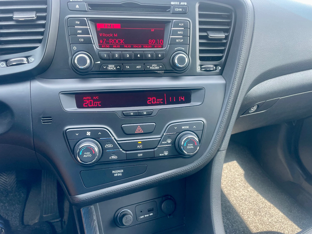 Kia Optima 1.7CRDI 16V+ кожа+ подгрев+ обдухване+ парк асист - автомобили, коли, обяви за нови и употребявани 13