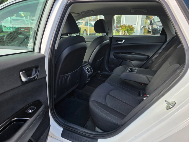 Kia Optima 1.7 CRDI 140k.c EURO 6B - автомобили, коли, обяви за нови и употребявани 10