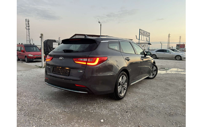 kia-optima-sportswagon-2-0-plug-in-hybrid - 3
