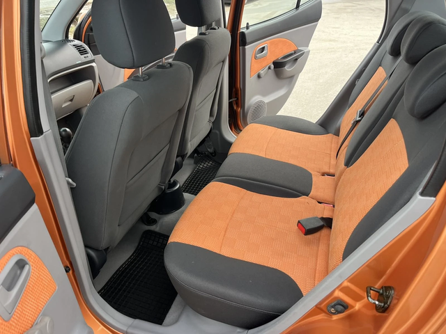 Kia Picanto 1.1I 65кс 89 000км КЛИМАТИК - автомобили, коли, обяви за нови и употребявани 7