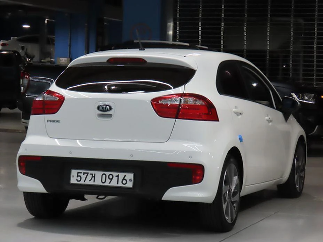 Kia Pride 5DR 1.6 GDI Prestige * НАЙ-ДОБРА ЦЕНА В БЪЛГАРИЯ* - автомобили, коли, обяви за нови и употребявани 3