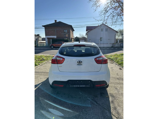 Kia Rio - автомобили, коли, обяви за нови и употребявани 4