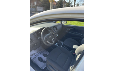Kia Rio - автомобили, коли, обяви за нови и употребявани 7