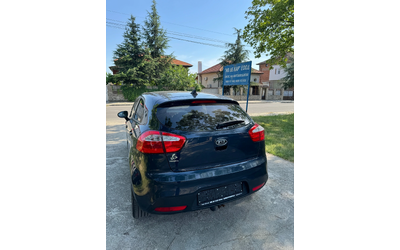 kia-rio - 5