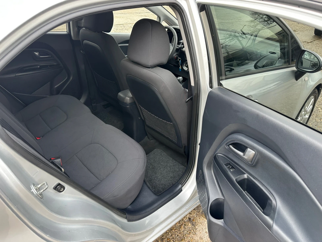 Kia Rio 1.4 CRDI / 90 кс - автомобили, коли, обяви за нови и употребявани 12