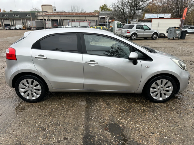Kia Rio 1.4 CRDI / 90 кс - автомобили, коли, обяви за нови и употребявани 3