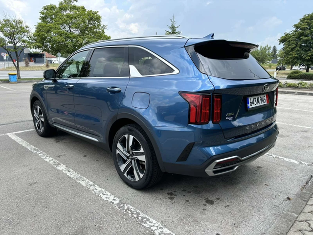 Kia Sorento 6+ 1 1.6Т HEV 4x4 EVOLUTION hybrid Full Panorama - автомобили, коли, обяви за нови и употребявани 3