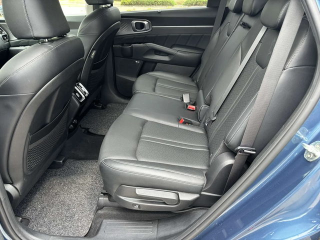 Kia Sorento 6+ 1 1.6Т HEV 4x4 EVOLUTION hybrid Full Panorama - автомобили, коли, обяви за нови и употребявани 8