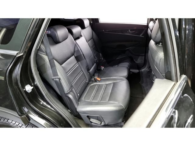 Kia Sorento Diesel 2.2 4WD Prestige - автомобили, коли, обяви за нови и употребявани 11