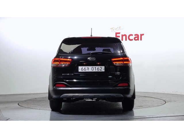 Kia Sorento Diesel 2.2 4WD Prestige - автомобили, коли, обяви за нови и употребявани 3