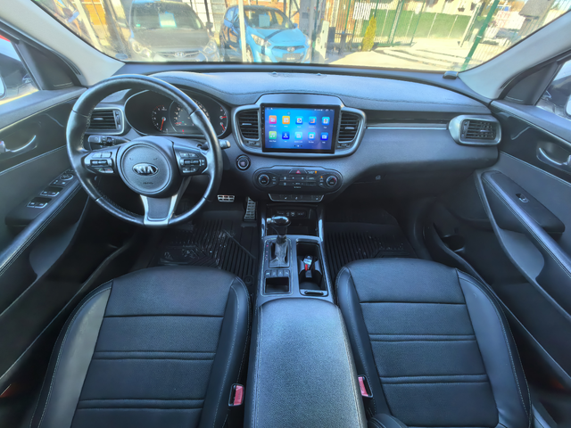 Kia Sorento 2.2 CRDI 4X4 - автомобили, коли, обяви за нови и употребявани 12