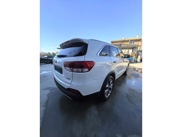 Kia Sorento 2.2 CRDI 4X4 - автомобили, коли, обяви за нови и употребявани 5