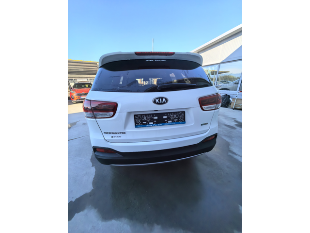 Kia Sorento 2.2 CRDI 4X4 - автомобили, коли, обяви за нови и употребявани 7